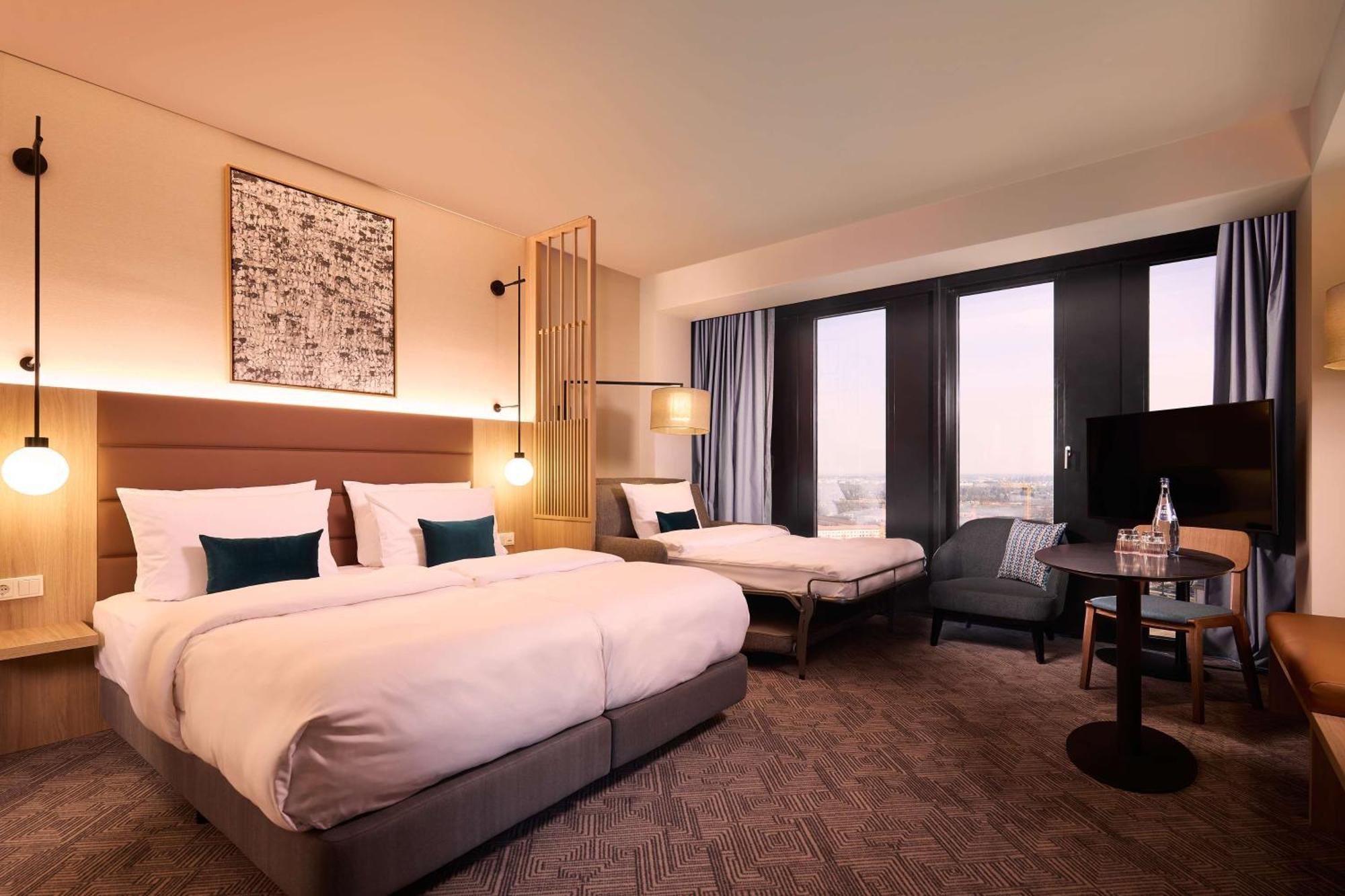 Adina 4* München