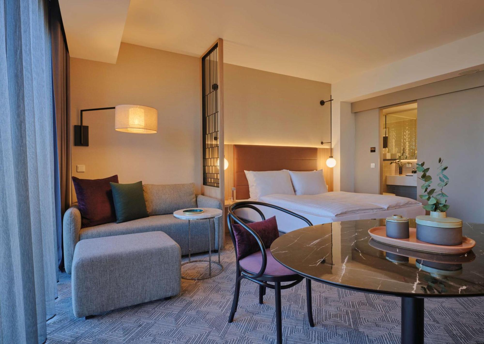 Adina 4* München