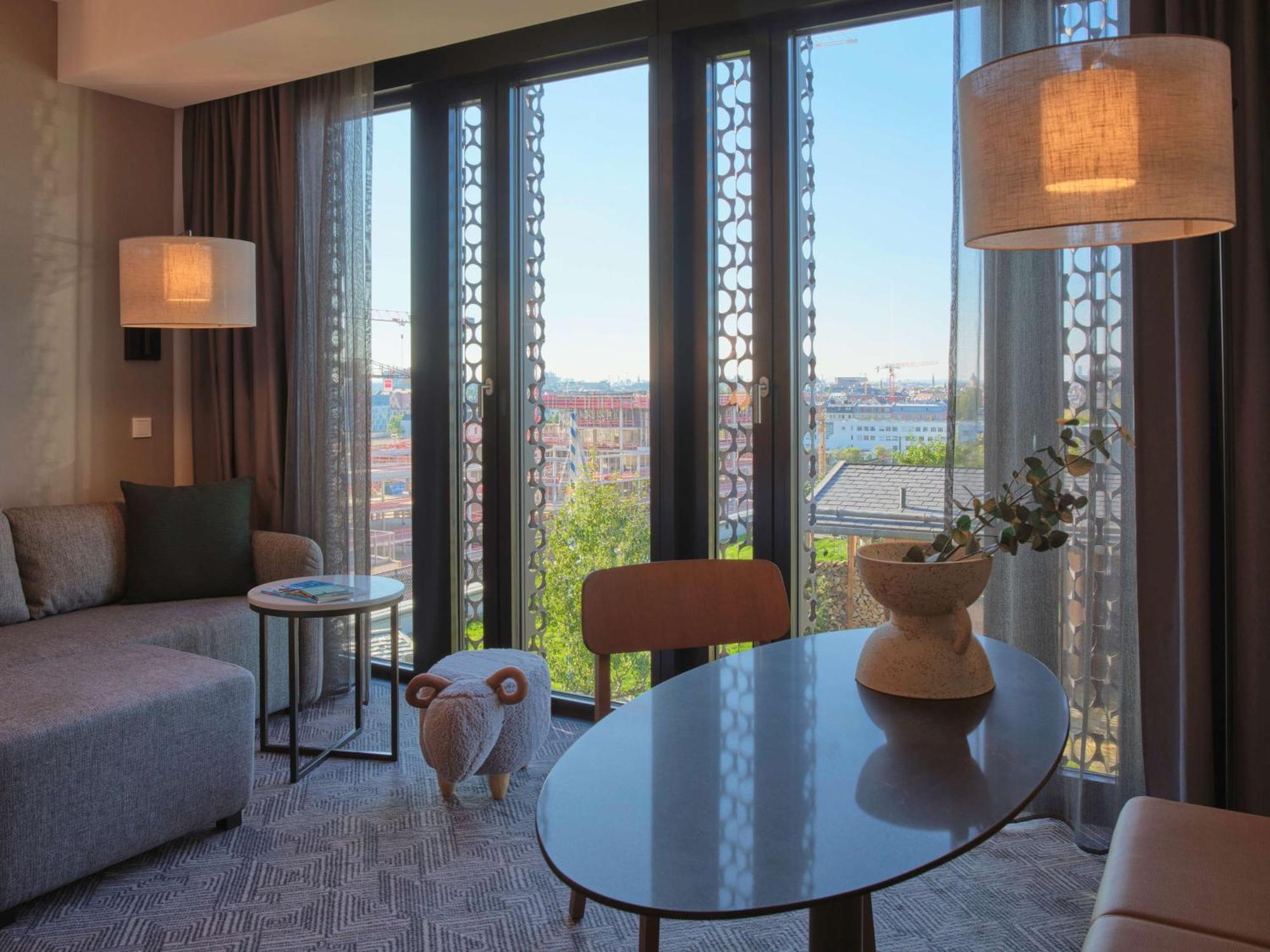 Adina 4* München